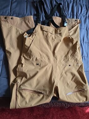 FlyLow Tan Bibs